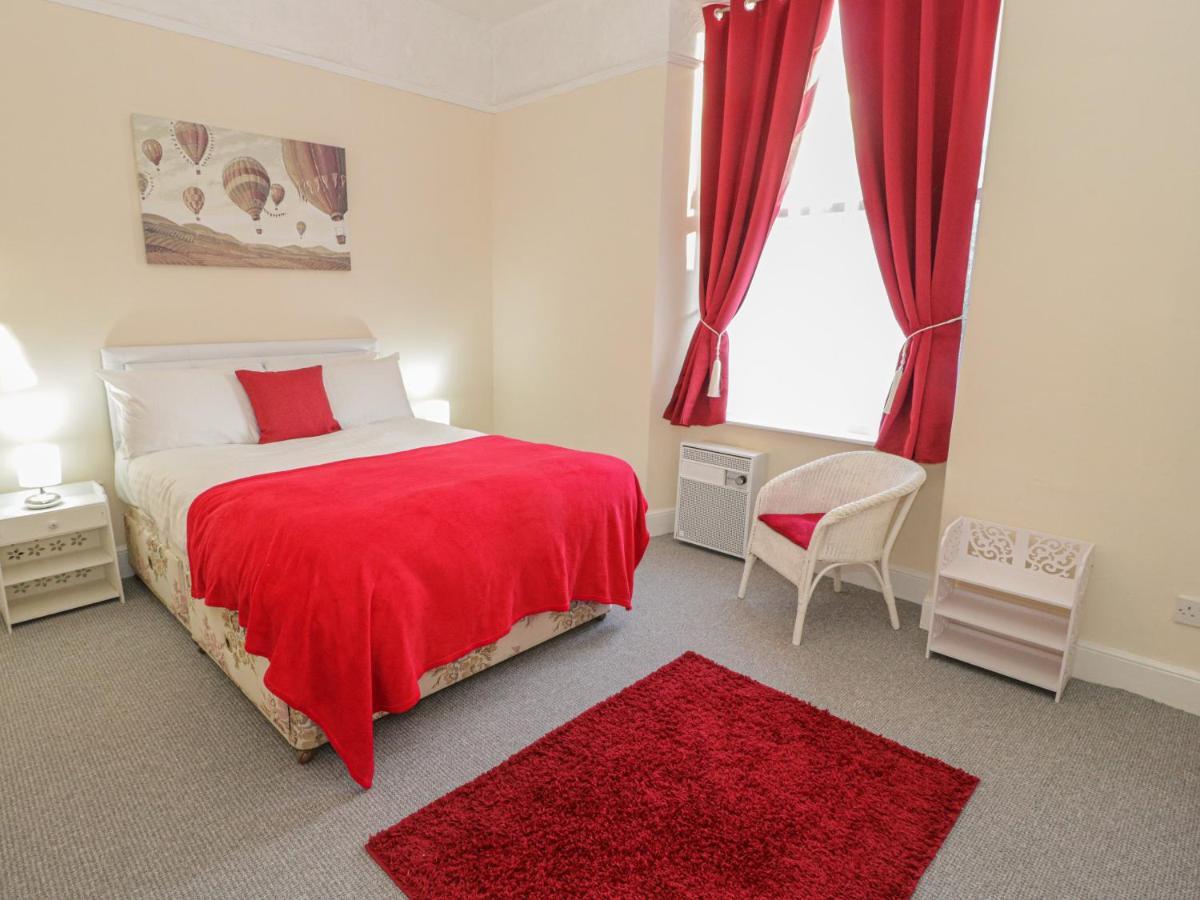 Appartement Llys Madoc, First Floor Flat à Penmaen-mawr Extérieur photo