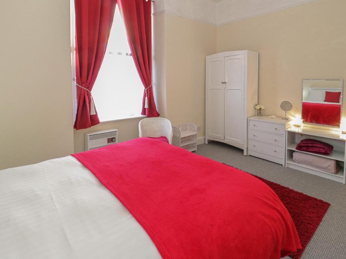 Appartement Llys Madoc, First Floor Flat à Penmaen-mawr Extérieur photo